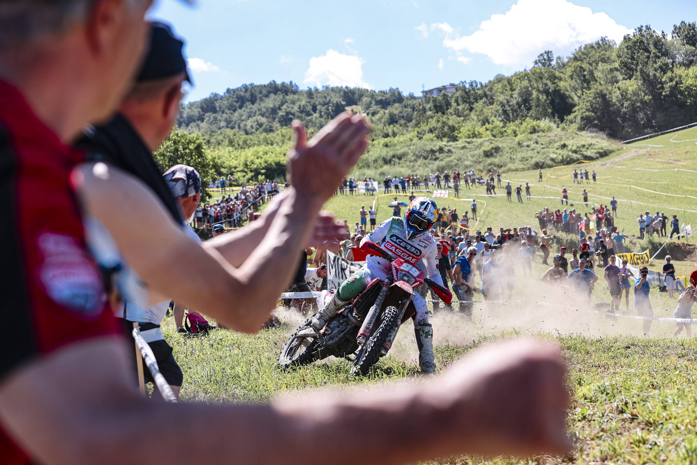 SPETTACOLARE VITTORIA IN ENDUROGP PER ANDREA VERONA NELLA TAPPA ITALIANA DEL MONDIALE