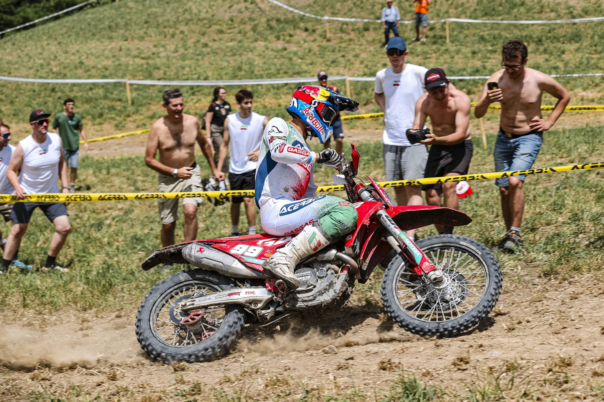 SPETTACOLARE VITTORIA IN ENDUROGP PER ANDREA VERONA NELLA TAPPA ITALIANA DEL MONDIALE