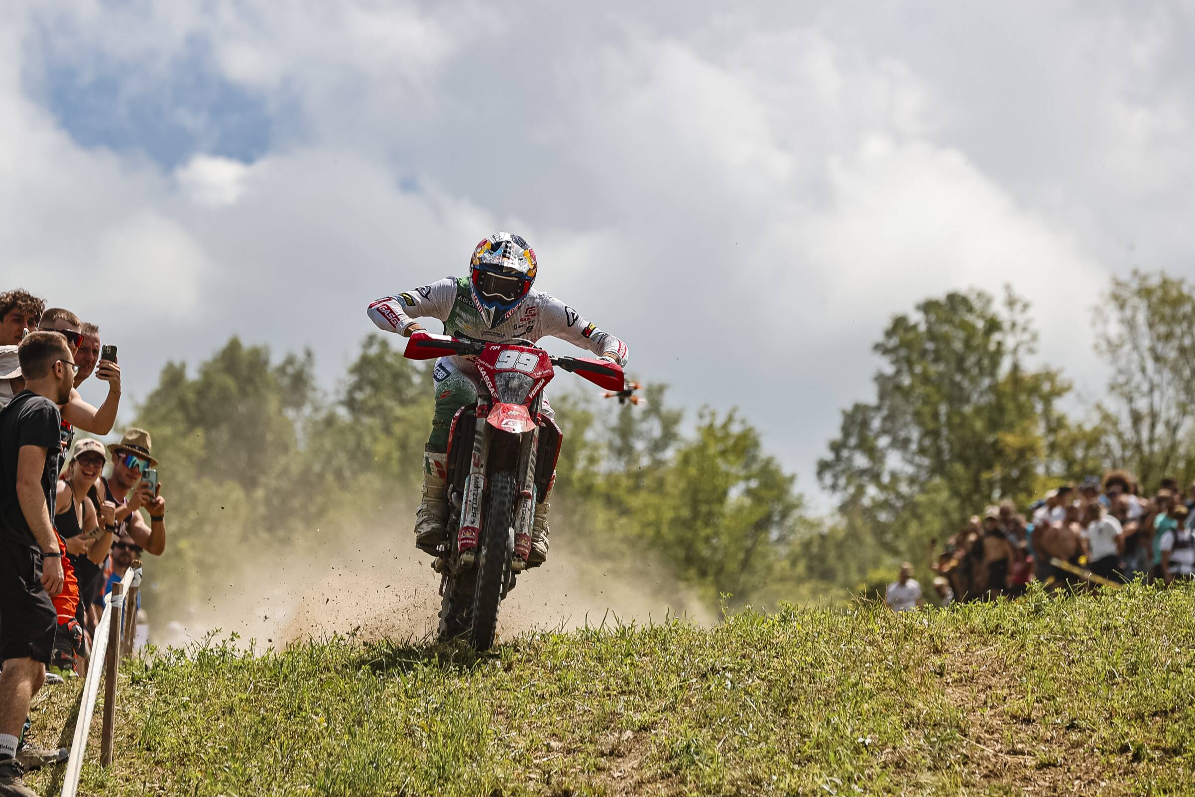 SPETTACOLARE VITTORIA IN ENDUROGP PER ANDREA VERONA NELLA TAPPA ITALIANA DEL MONDIALE