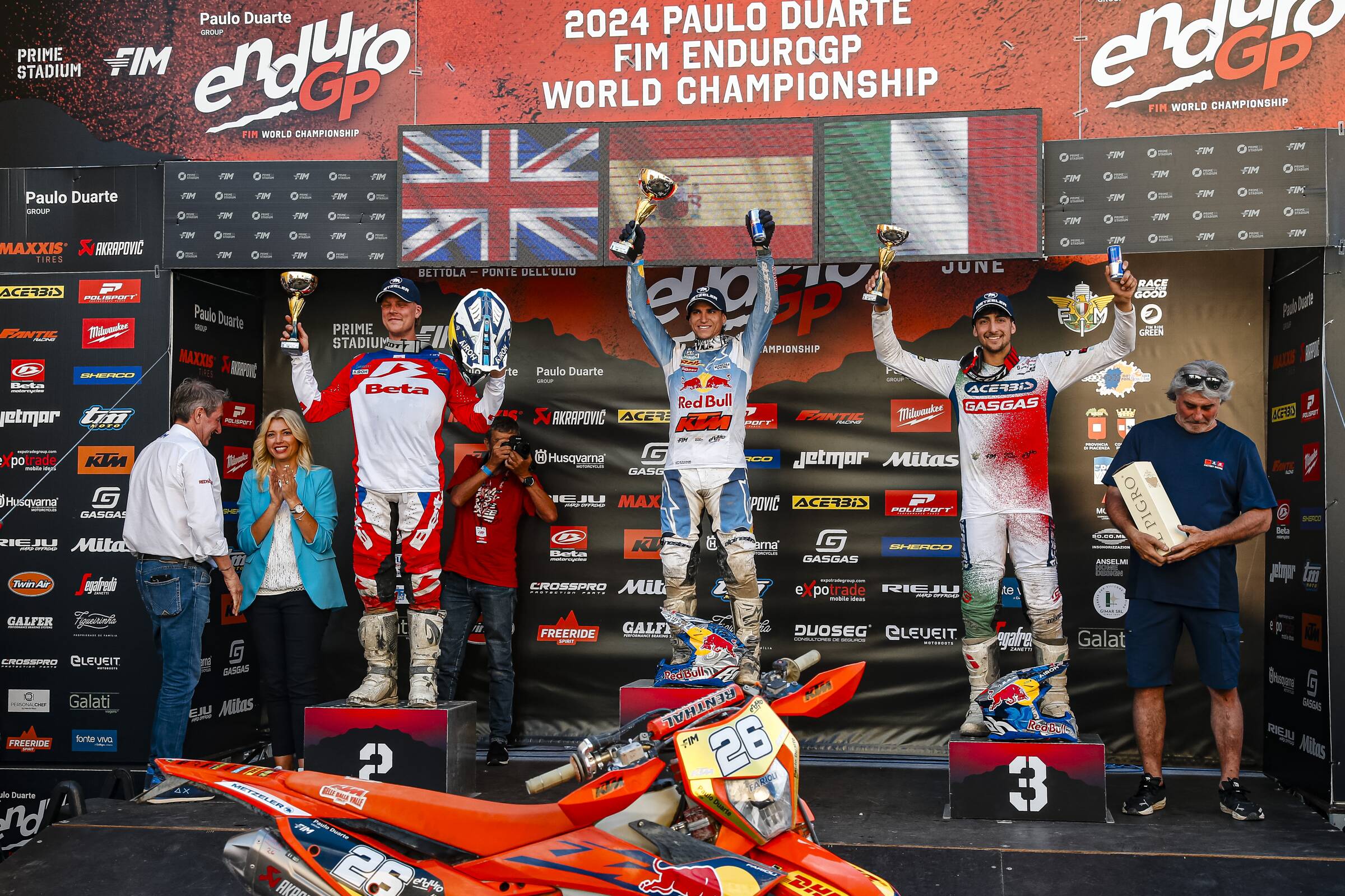 SPETTACOLARE VITTORIA IN ENDUROGP PER ANDREA VERONA NELLA TAPPA ITALIANA DEL MONDIALE