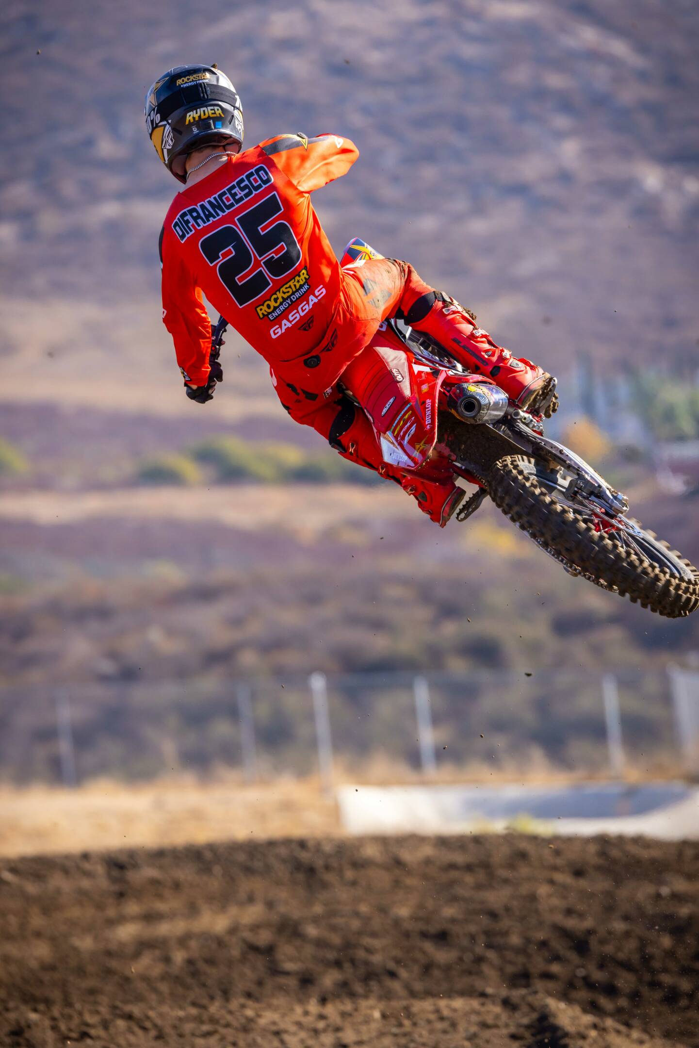 AMA SUPERCROSS: AL VIA LA STAGIONE 2025 DEL TEAM ROCKSTAR ENERGY GASGAS FACTORY RACING