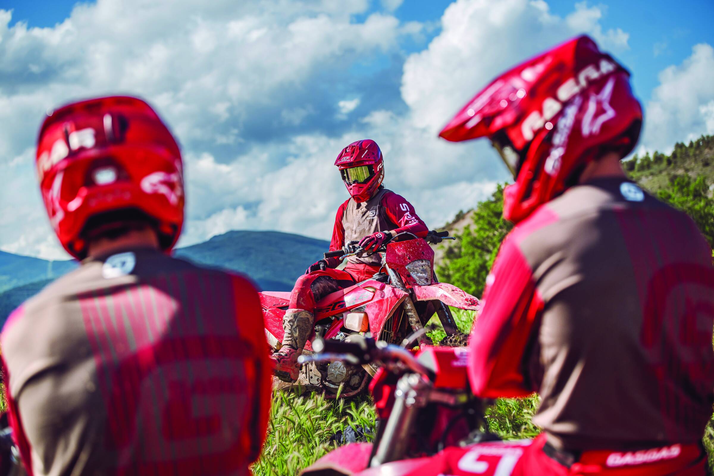 GET ON THE GAS A EICMA RIDING FEST CON LA GAMMA ENDURO GASGAS 2025!