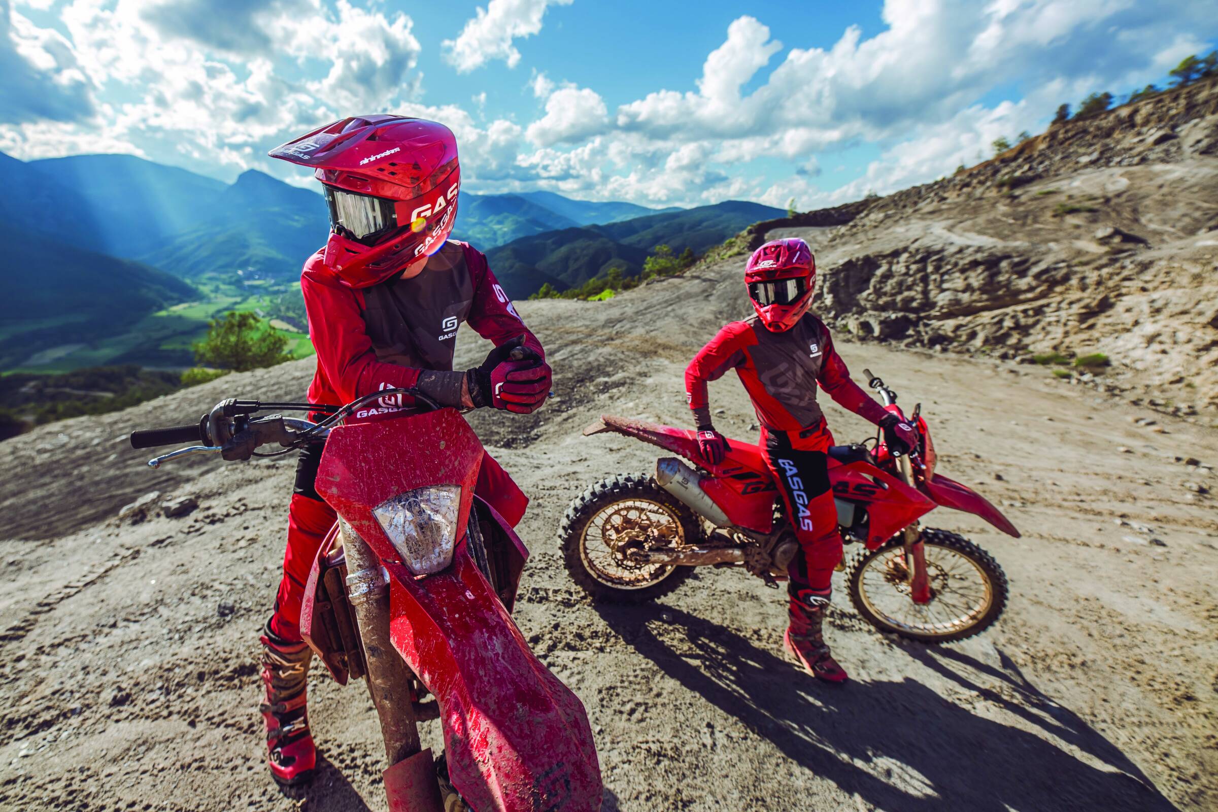 GET ON THE GAS A EICMA RIDING FEST CON LA GAMMA ENDURO GASGAS 2025!