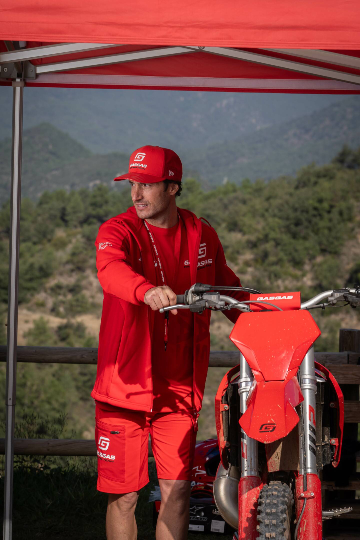 GET ON THE GAS CON LA GASGAS TEAM WEAR COLLECTION 2025!