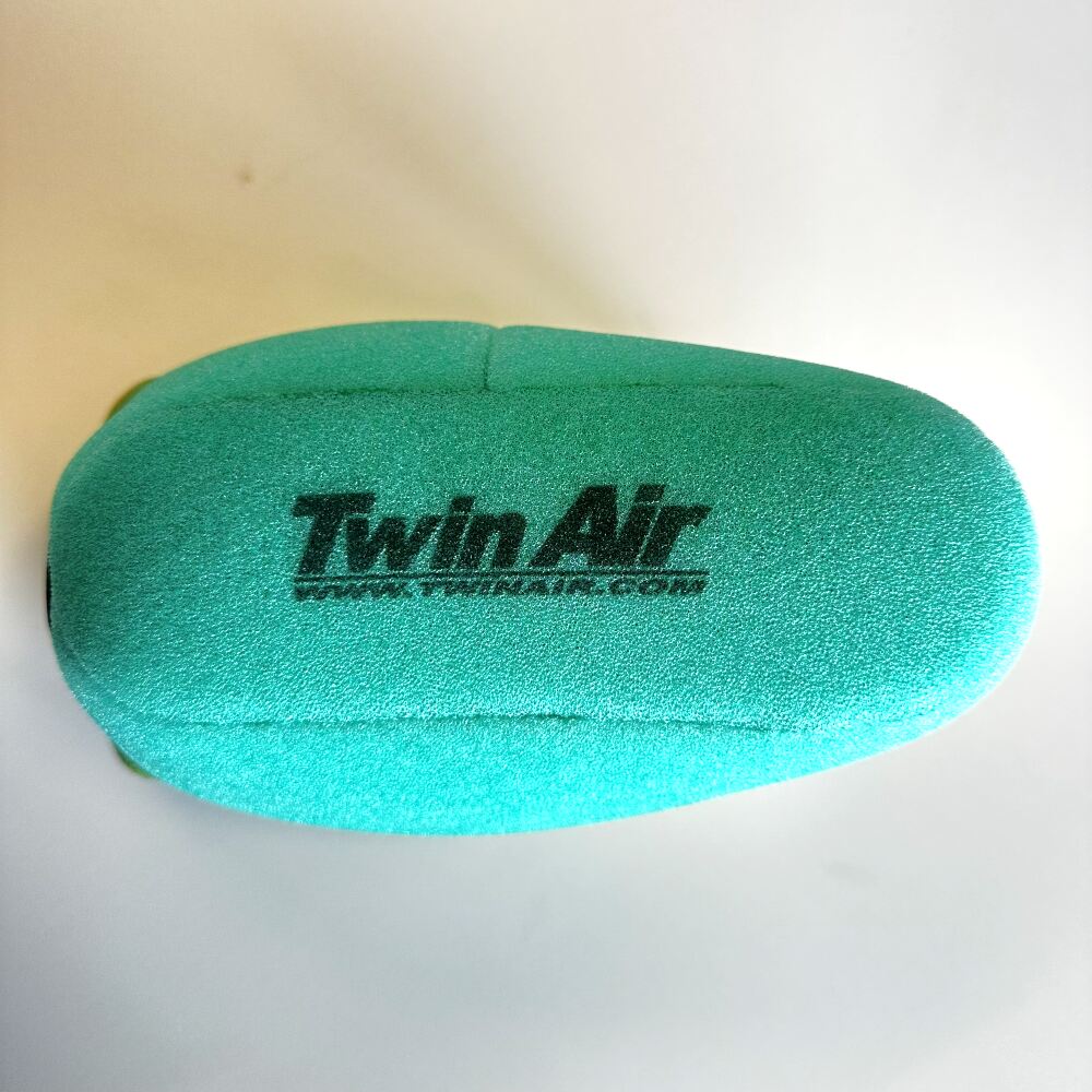 Pre-oiled air filter